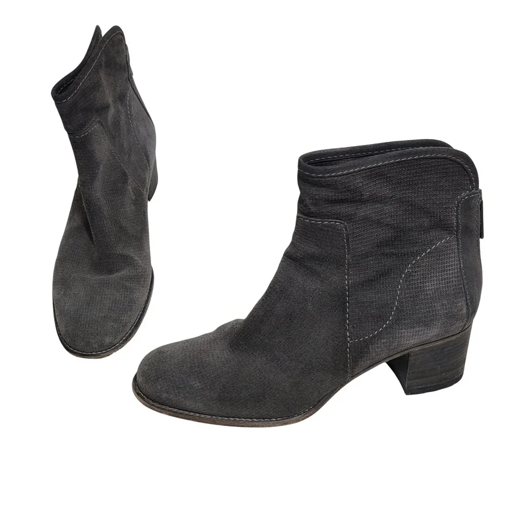 Aquatalia Womens Gray Suede Textured Ankle Boots Block Heel Made in Italy Size 9